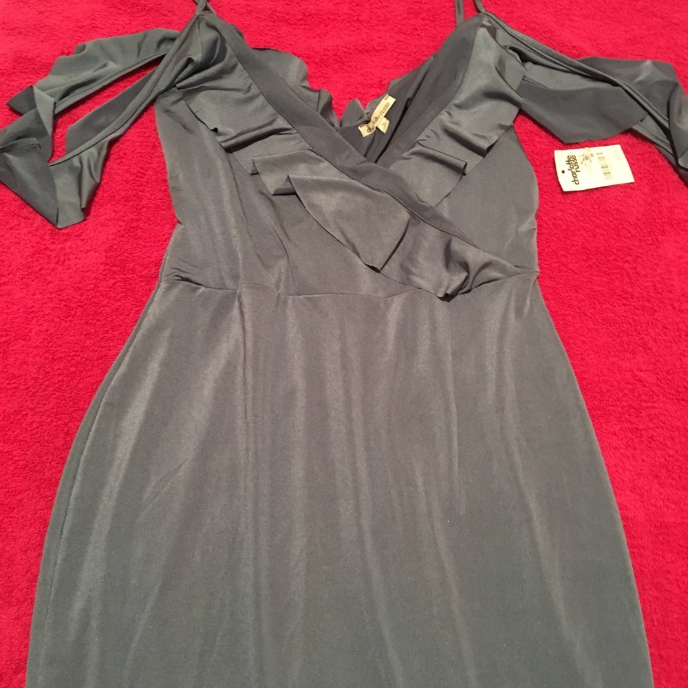 Dress - Picture 2 of 3